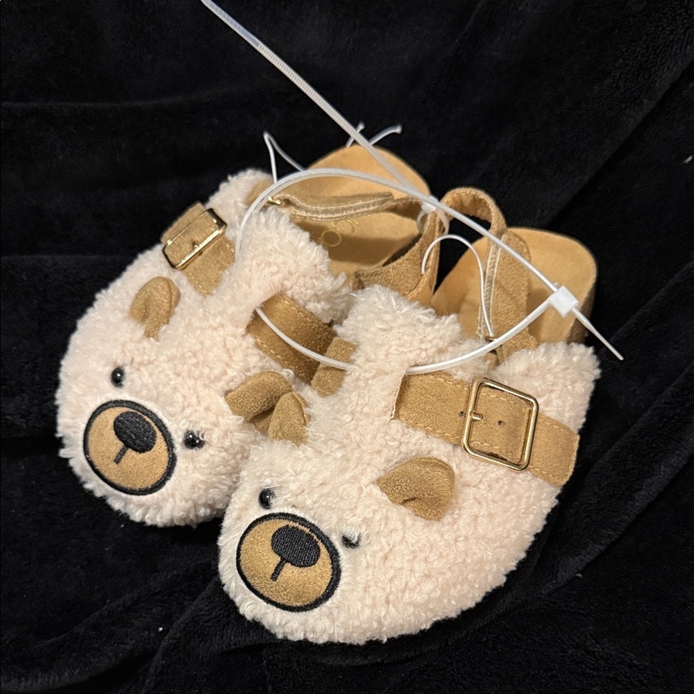 Sugar Fuzzy Bear Kids Mule Slippers in Cream and Tan NWT Sz 9